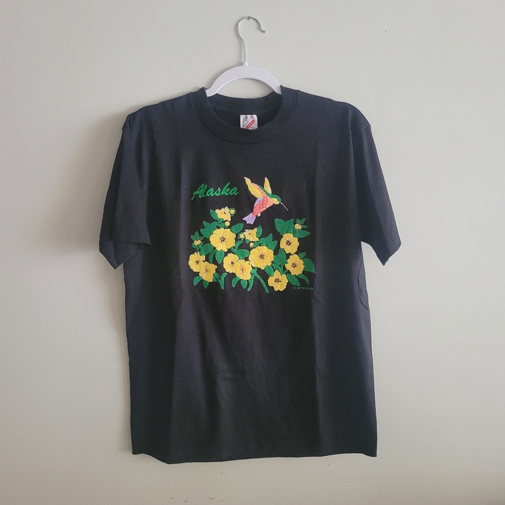 Vintage Black Alaska State Floral Hummingbird Short Sleeve Top